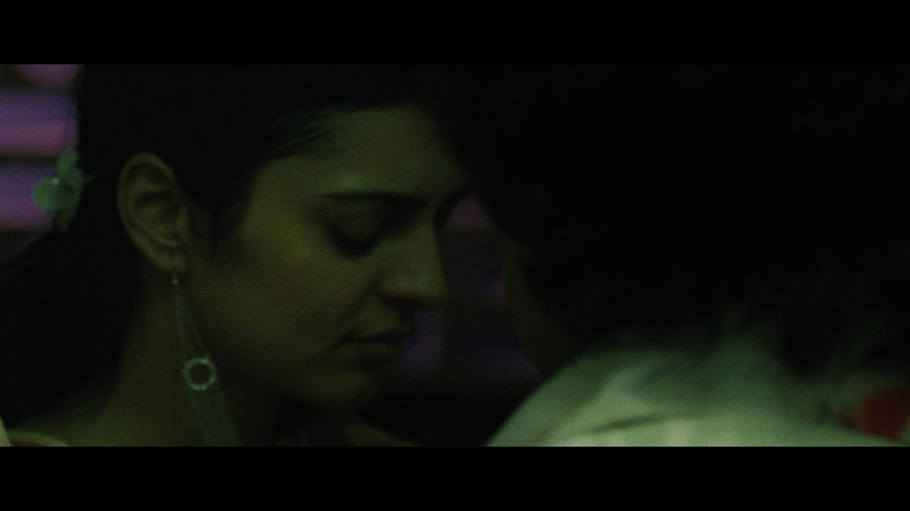 Miss.Lovely.2012.1080p.NF.mkv_snapshot_05.47_[2021.07.14_11.03.27]