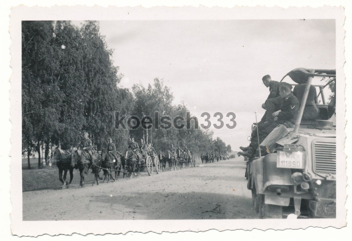 Panzerspähwagen 18. Panzer Div. Inf. Reg. Pferde
