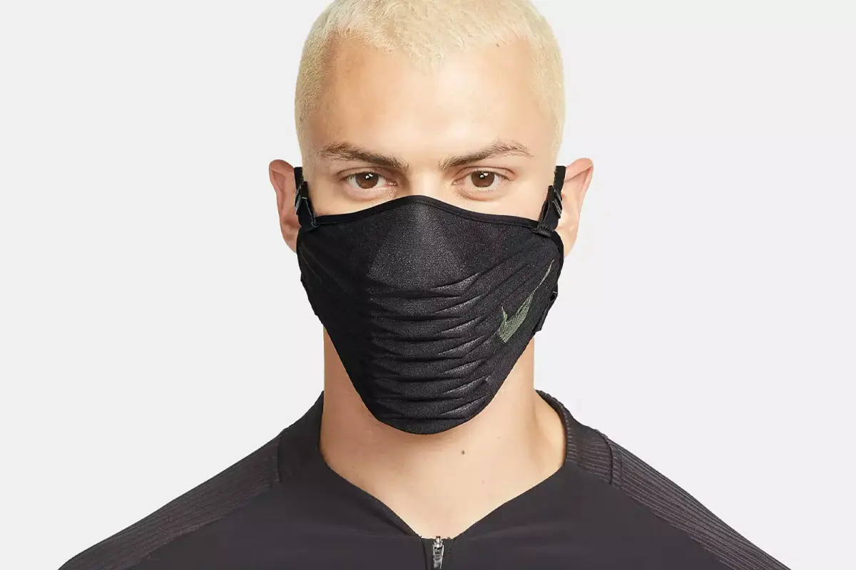 nike-performance-venturer-mask-olympics-main-jpg.webp