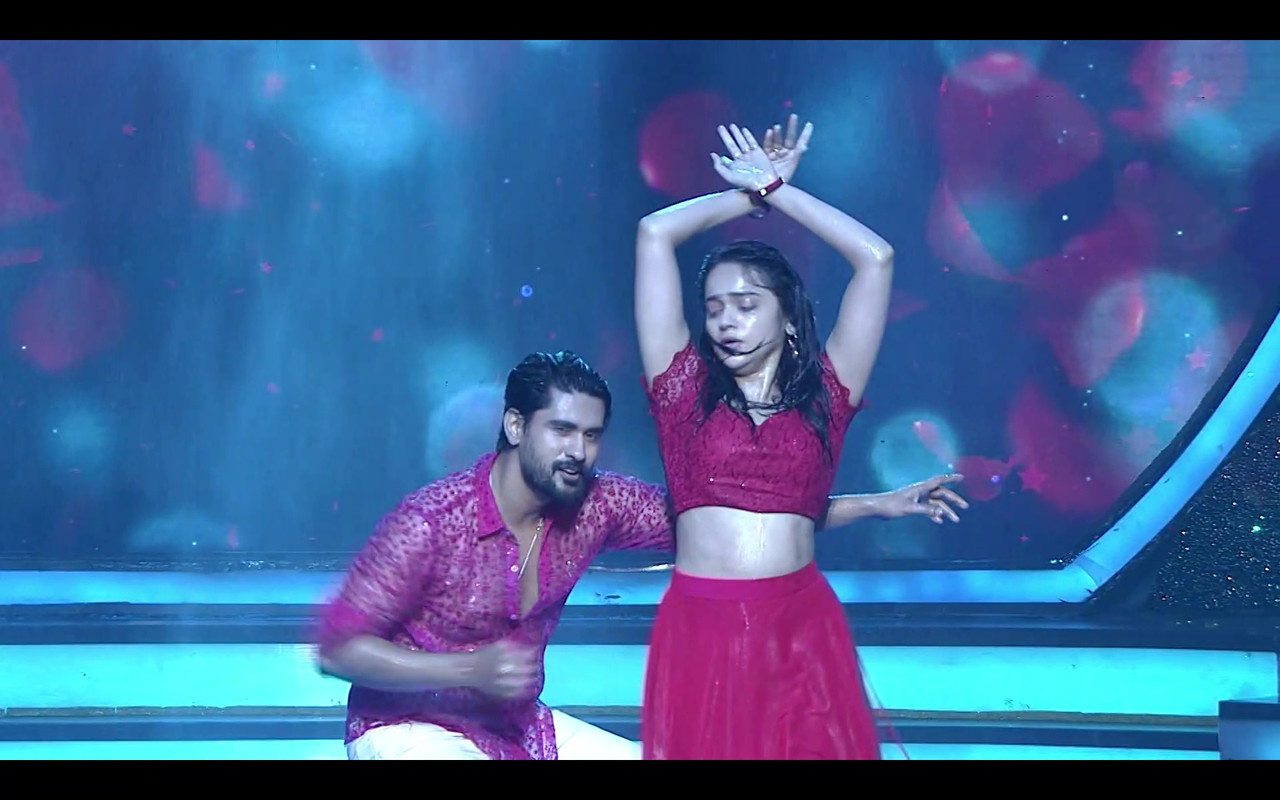 [Image: vlcsnap-2025-10-11-23h47m46s087.jpg]