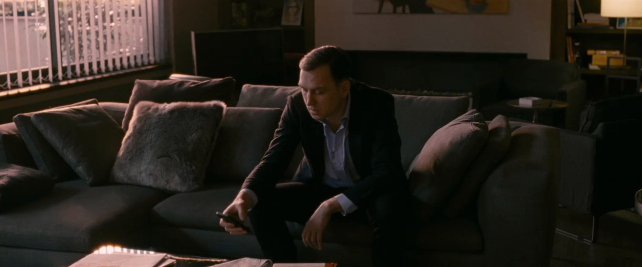Personal Shopper 2016 BluRay [Hindi + English] 480p, 720p ESub Screenshot