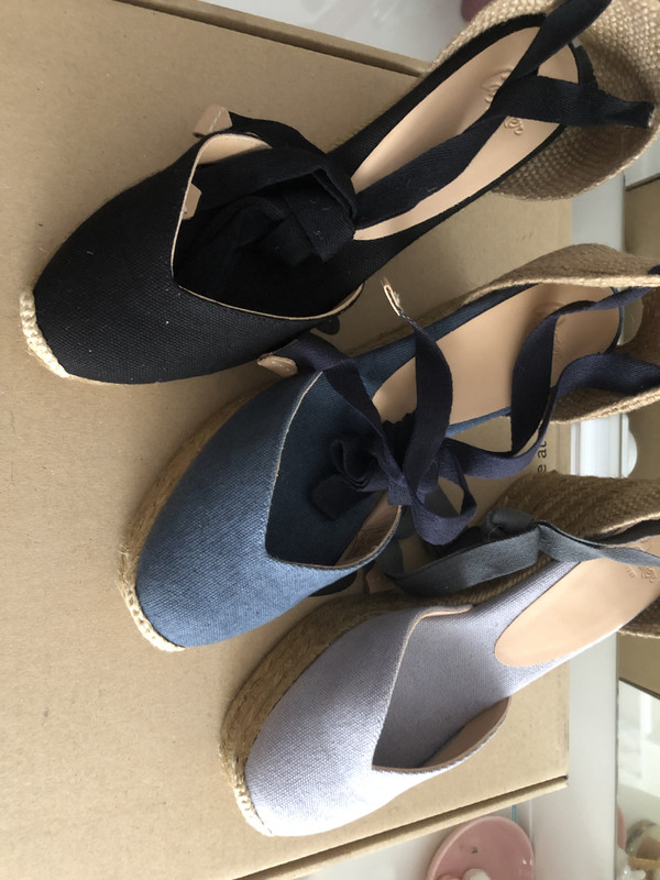 4DDB6124-E2A4-4C4E-B15B-01C4E2A972CD