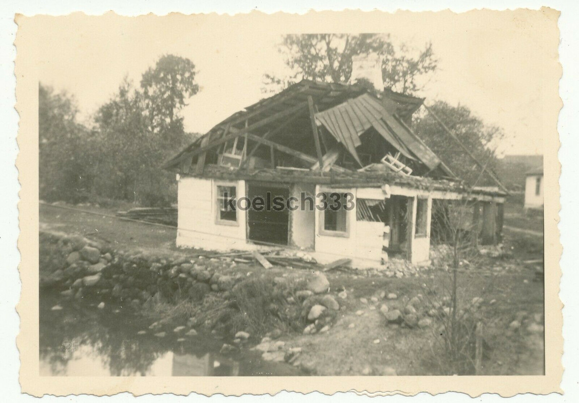 Foto ein durch die Wehrmacht zerstörtes Bauernhaus in Polen 1939 Ruinen