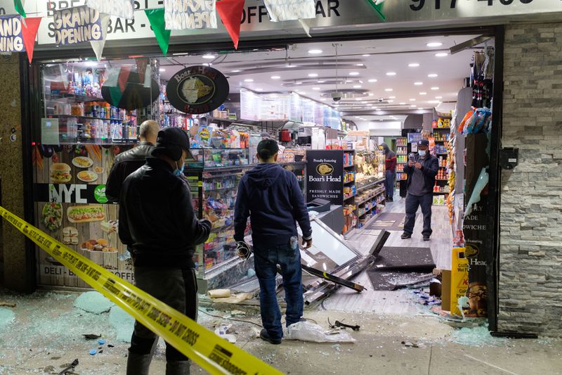 SUV driver crashes into Harlem bodega