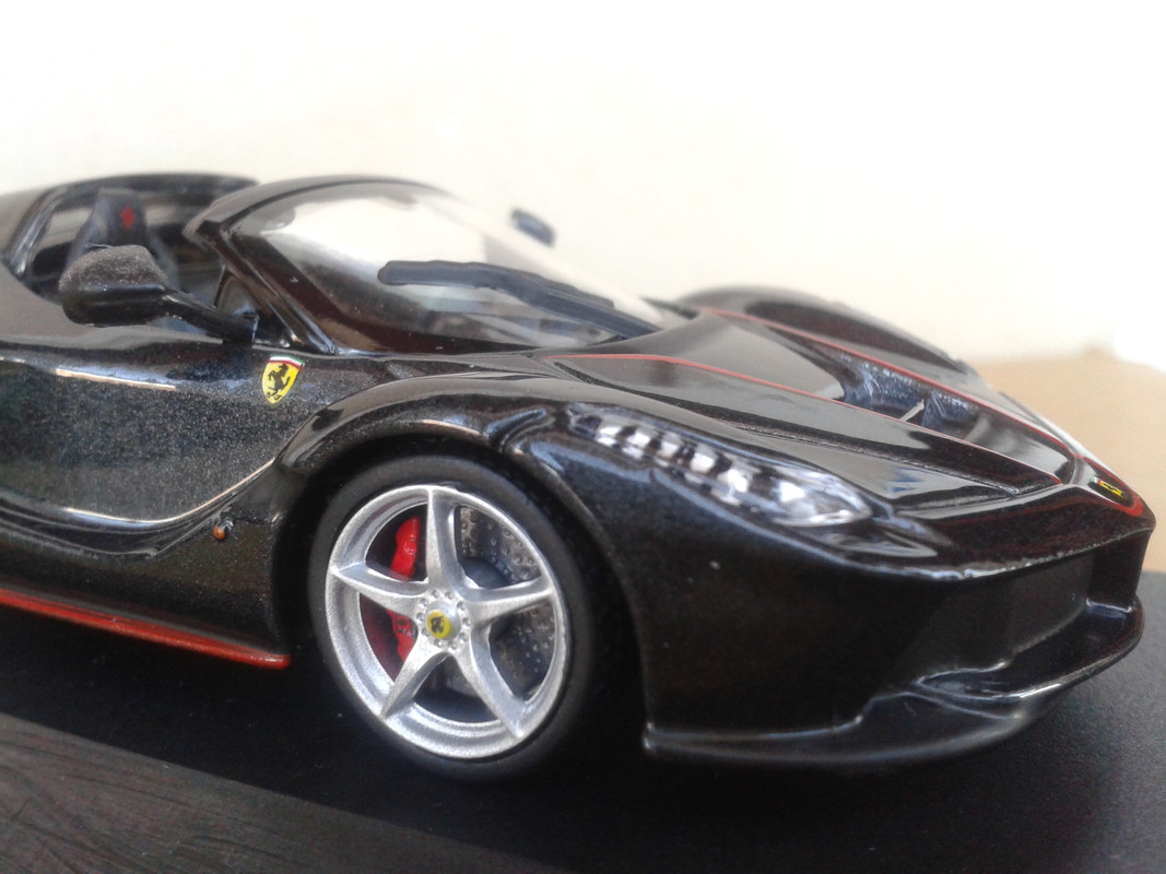 2016 Ferrari La Ferrari Aperta (Leo Models – nº1 Supercars SALVAT) (11)