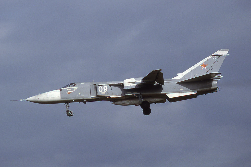 11 ORAP Su-24MR 09 White_0515317 [Welzow  8.92]