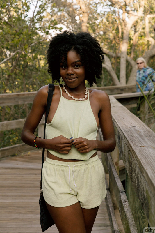 full_009_1014191309131264