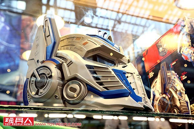 Transformers-5-Optimus-Prime-Voice-Changer-Helme