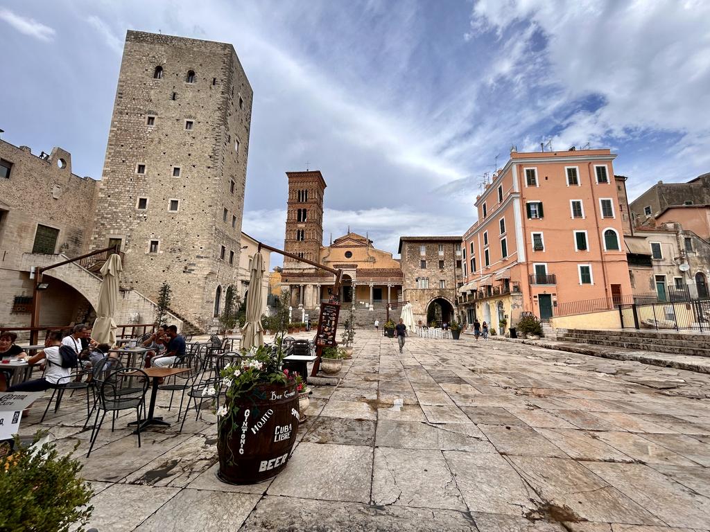 Жаркий сентябрь на побережье Тирренского моря. Жаркий сентябрь на побережье Тирренского моря.