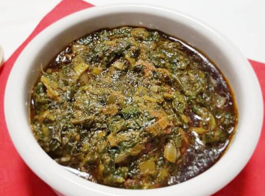 "Понду" (sauce aux feuilles) - рагу из мелко нарезанных листьев маниока "Понду" (sauce aux feuilles) - рагу из мелко нарезанных листьев маниока