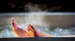 Τι παρατήρησαν οι επιστήμονες στην υγεία όσων κάνουν μπάνιο σε πολύ ζεστό νερό Xdsdc