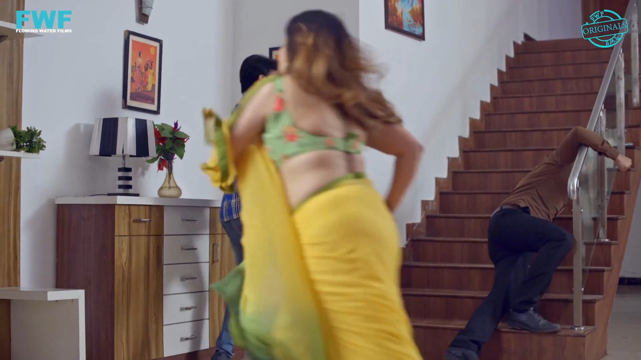 Dincy Vira Hot in saree.mkv_snapshot_02.18.319