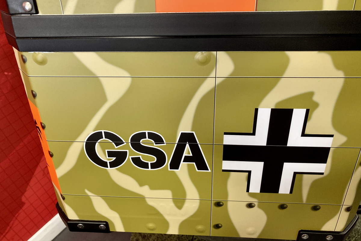 E5E9B442-8E1B-4C9A-A040-467A743B9E6C