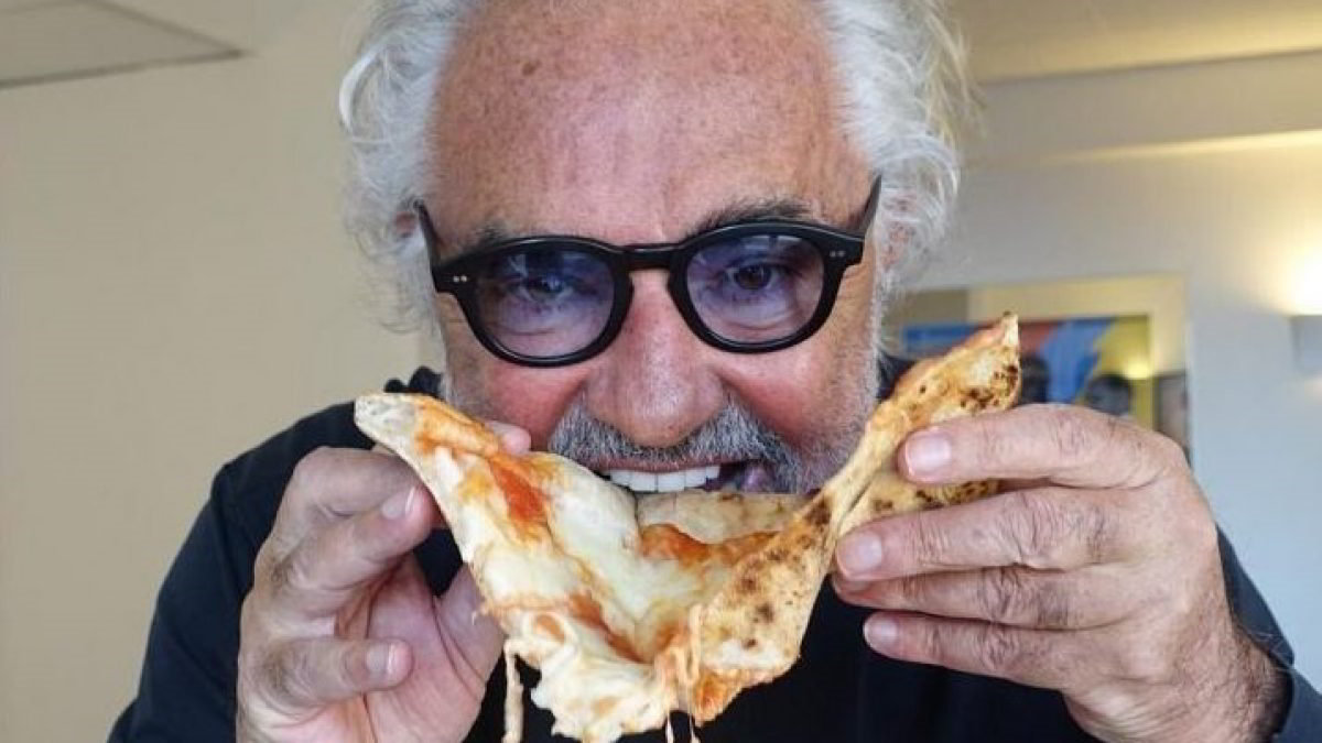 MT Pizza risponde a Briatore con una provocatoria Pizza Pulled Pork e Ananas