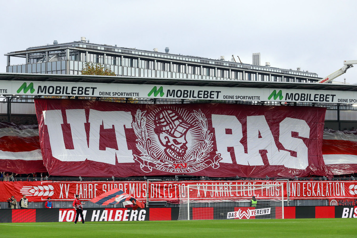 sv-wehen-wiesbaden-1-fc-kaiserslautern-2-bundesliga-2023-2024-4