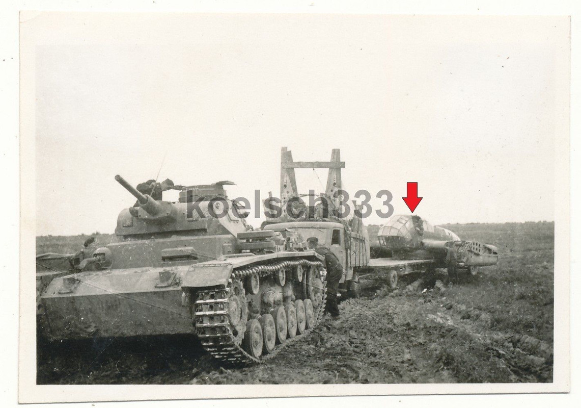 Foto Panzer III LKW Fw 189 UHU Flugzeug auf Anhä