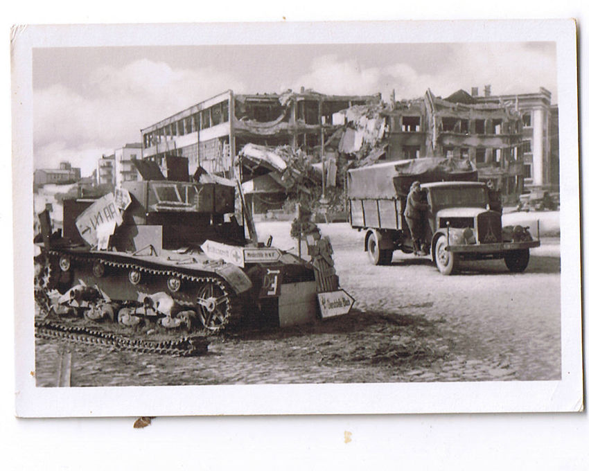 Wehrmacht in Smolensk Rußland Panzer Tank Lkw Ze