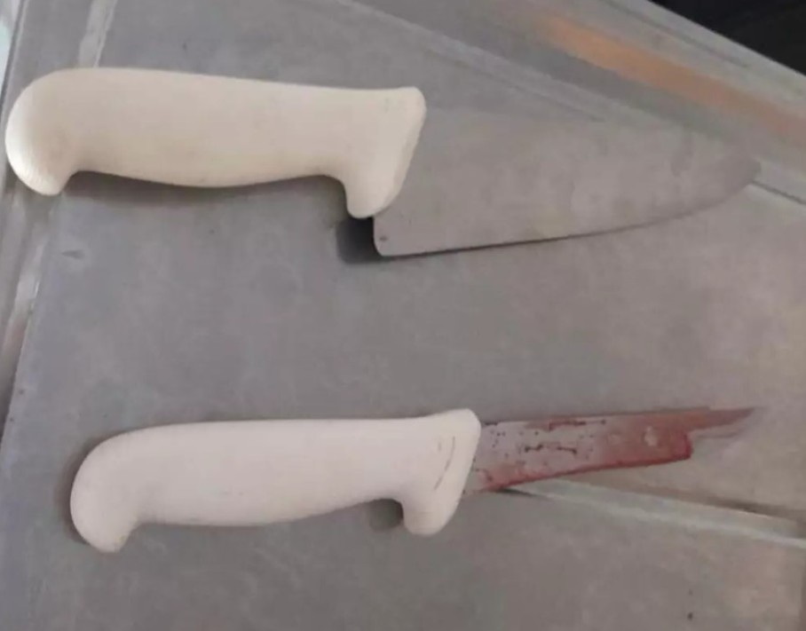 Faca com sangue foi utilizada no crime (Foto: Jardim MS News)