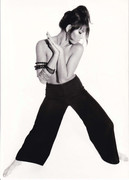 Caroline-Munro-d13