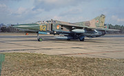 19-Gv-APIB-Mig-23UB-92-Yellow-(4)