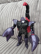 Buzzworthy-Bumblebee-Creatures-Collide-Scorponok-01