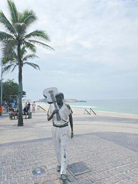 В джазе только девушки или аргентинско-бразильский калейдоскоп В джазе только девушки или аргентинско-бразильский калейдоскоп