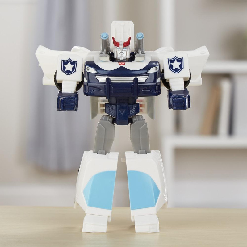 32-Cyberverse-Warrior-Class-Prowl