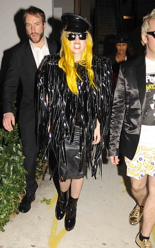 12-30-09-Lady-Gaga-and-Perez-Hilton-at-N