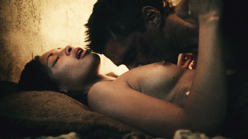 tumblr-n50evj-Da-K81tyxw0wo1-500