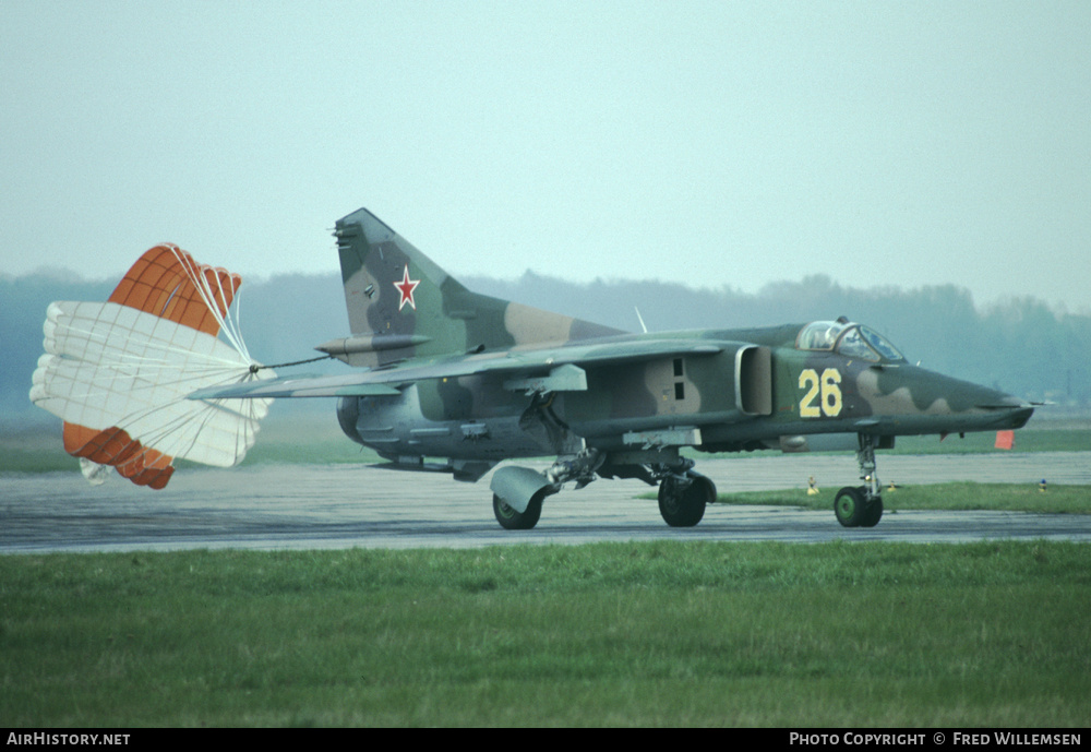 19 GvAPIB Mig-27D Yellow 26_61912558147_29.04.91