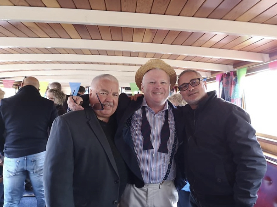 F8859D07-2E53-4CB4-9E6D-3593DD3DBE3B