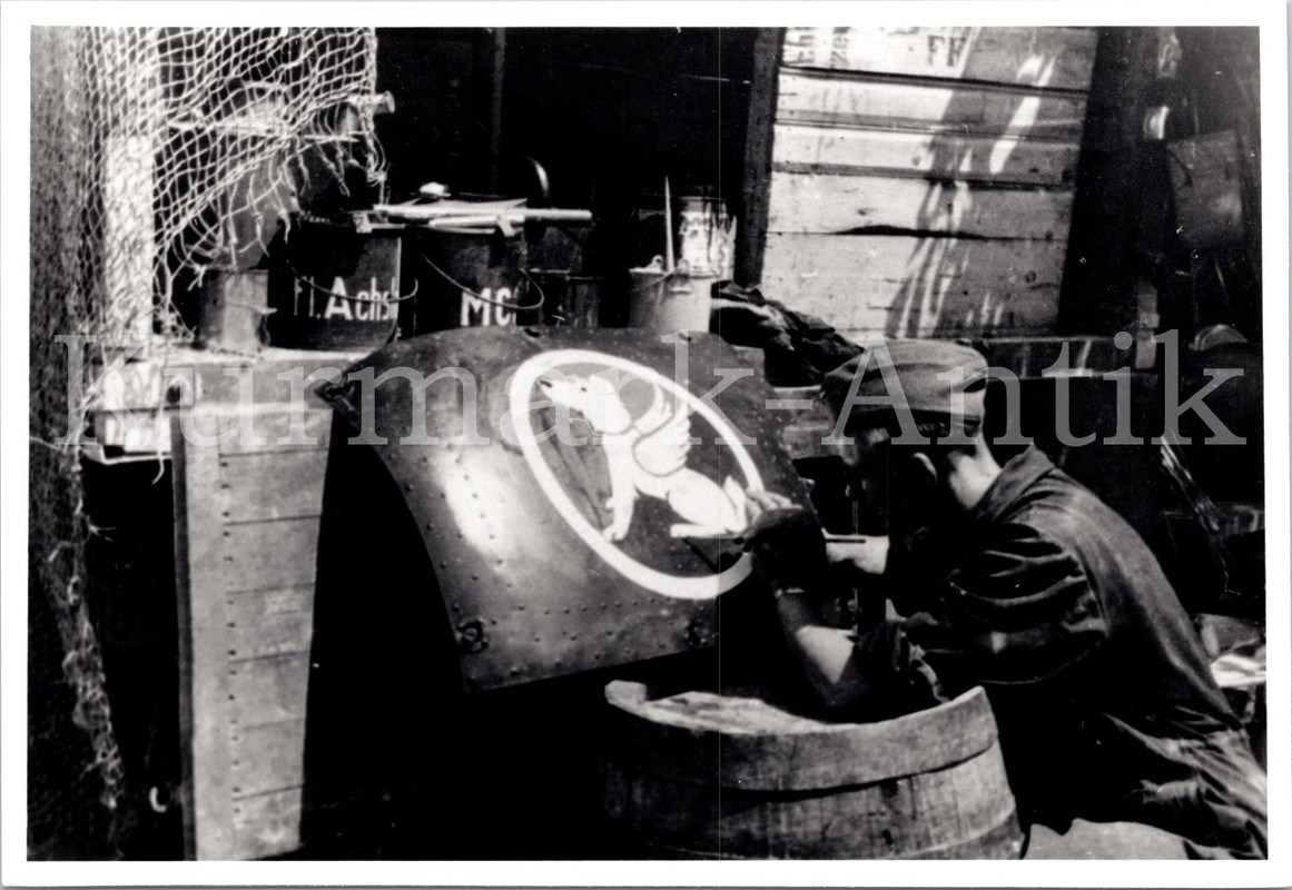 Foto Wehrmacht Archiv Repro Luftwaffe Flugzeug Emblem 5. (H) 21 PKW LKW