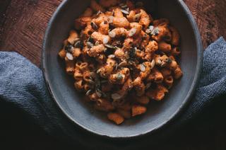 Spicy Roasted Red Pepper & Chipotle Pumpkin Seed Pasta Bowl (Vegan, Gluten-Free) 12