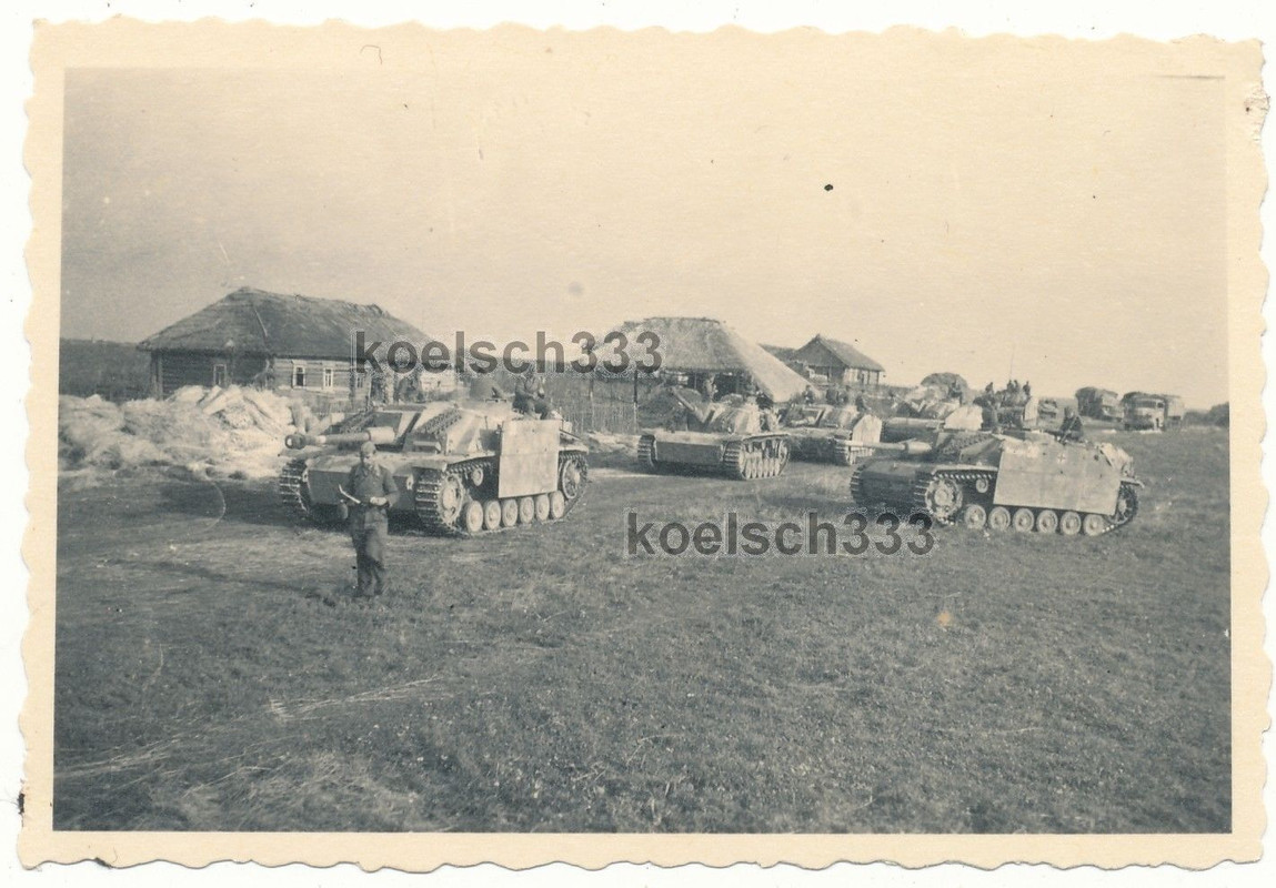 Foto Sturmgeschütz Brigade 322 StuG Panzer Batte