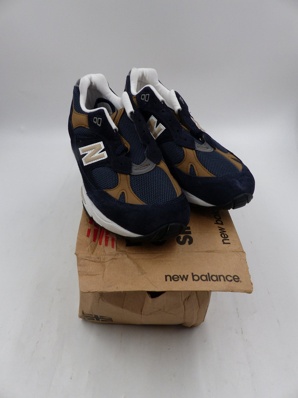 NEW BALANCE NAVY AND BEIGE SNEAKERS MADE IN THE UK US MEN SZ 8.5 EURO 42 M991DNB