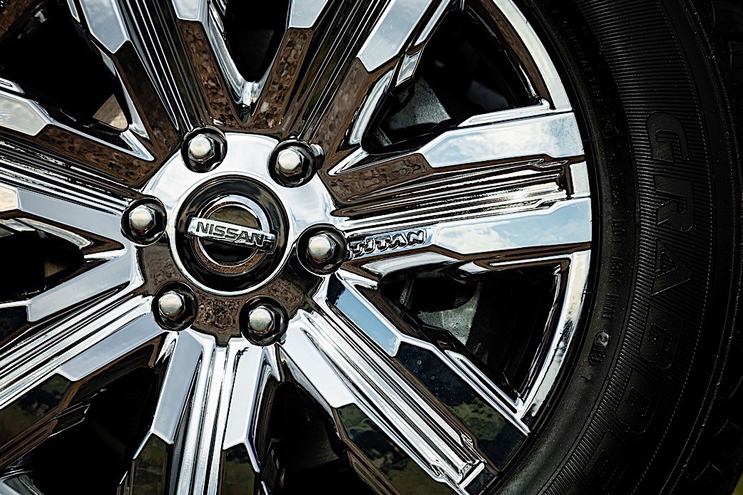 2020 Nissan TITAN XD (34)