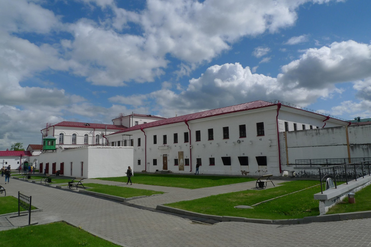 Мне кажется, отличная погода и НЕБО добавляет еще больше ужаса этому месту Мне кажется, отличная погода и НЕБО добавляет еще больше ужаса этому месту