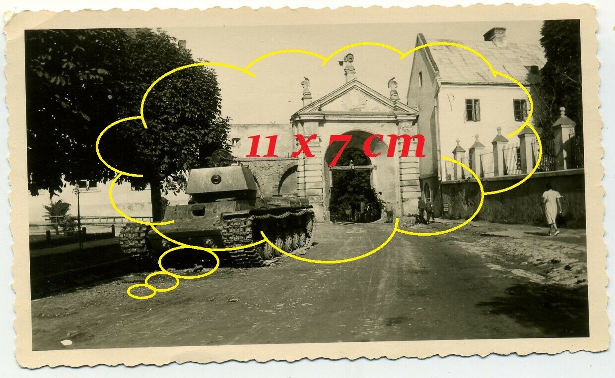 Foto Schowkwa Zhovkva Ukraine russ. Panzer Tor Straßenszene Jews bei Lemberg 41