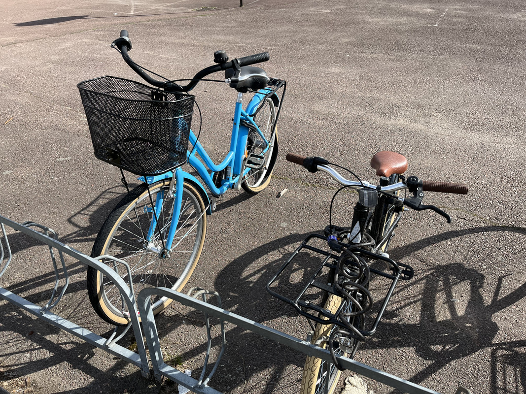 73EC5E37-58FA-4B7F-B407-55C7A7A13D18