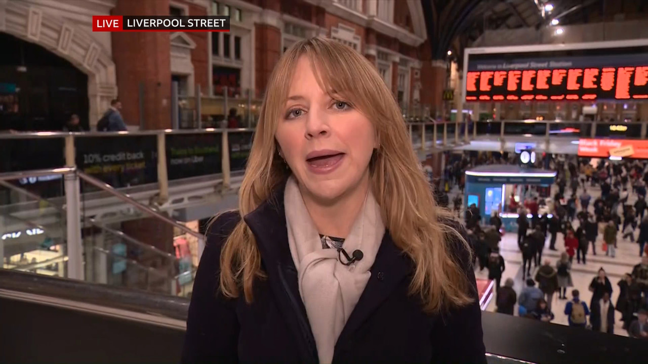 BBC London News_20231121_18301900.ts_snapshot_13.34.670