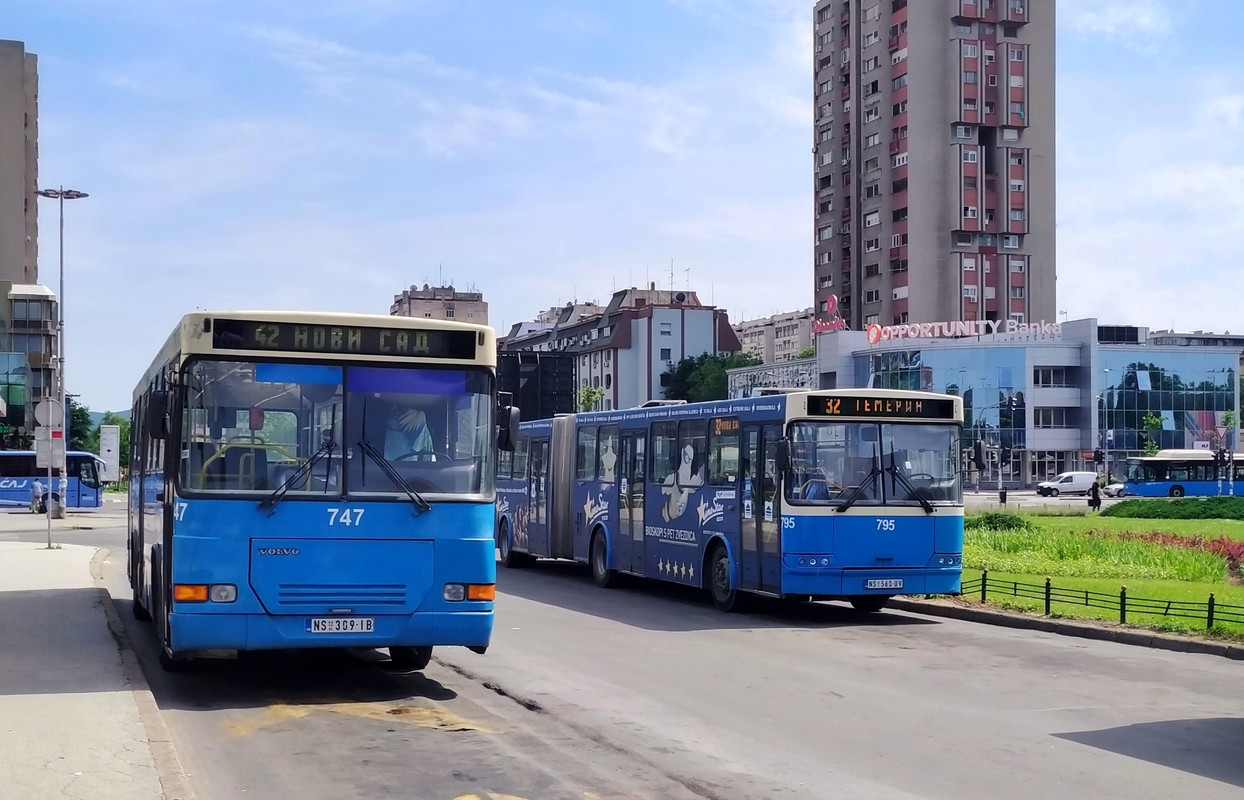 Volvo B10M / Neobus 405G (1997/08) #747 i Volvo B10MA / Neobus 405GZ (2002/14) #795