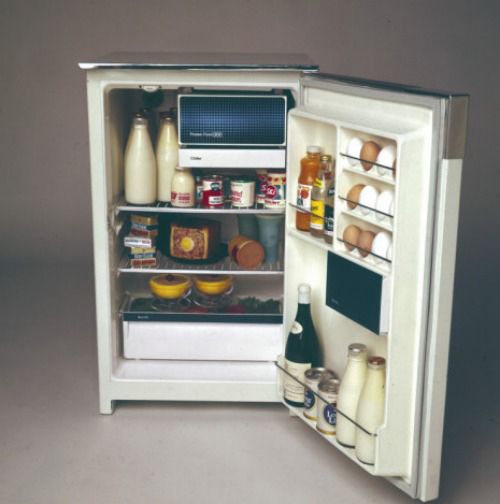 vintagefridge.jpg