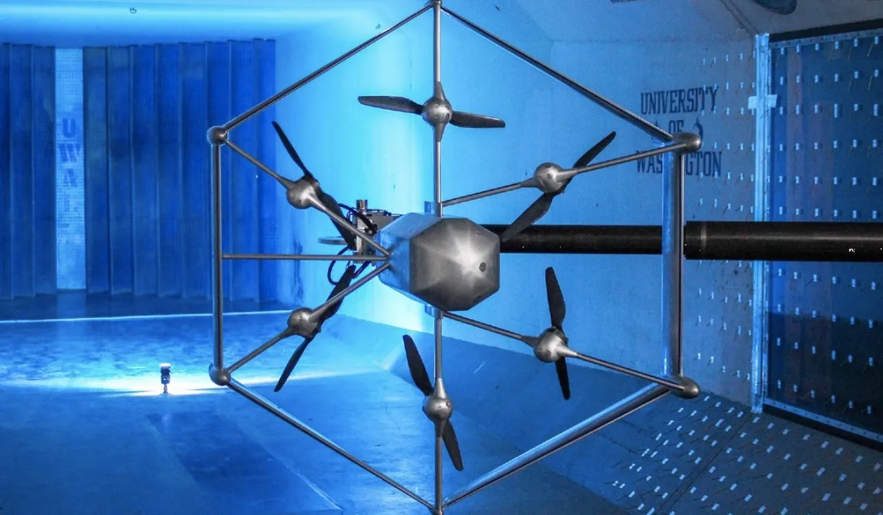 Amazon tiene un nuevo dron para entregas urbanas en 30 minutos