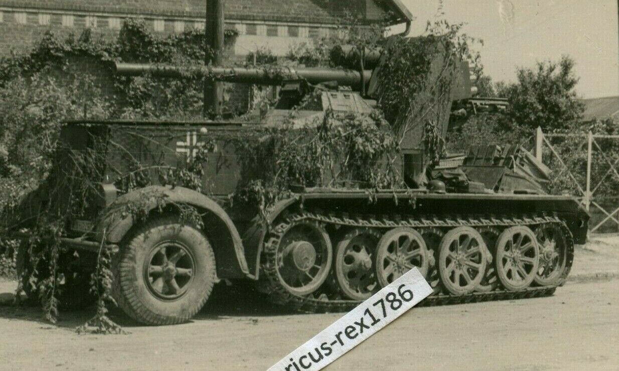 Foto WH Halbkette Sd.Kfz 8 - Bunkerknacker 8,8 Flak Panzer Jäger Abt.