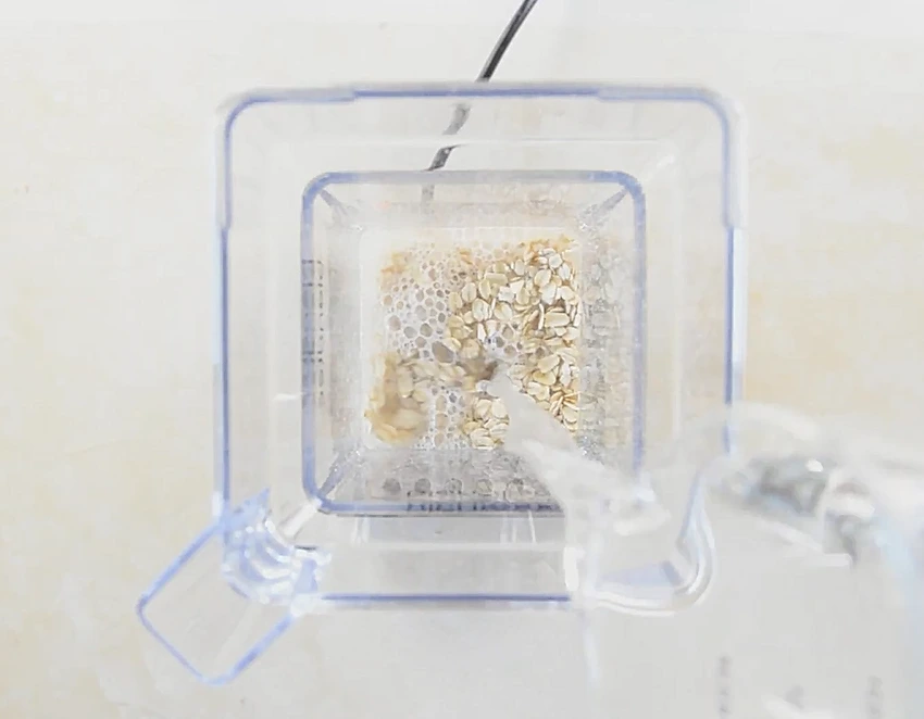 Oat granding in jar