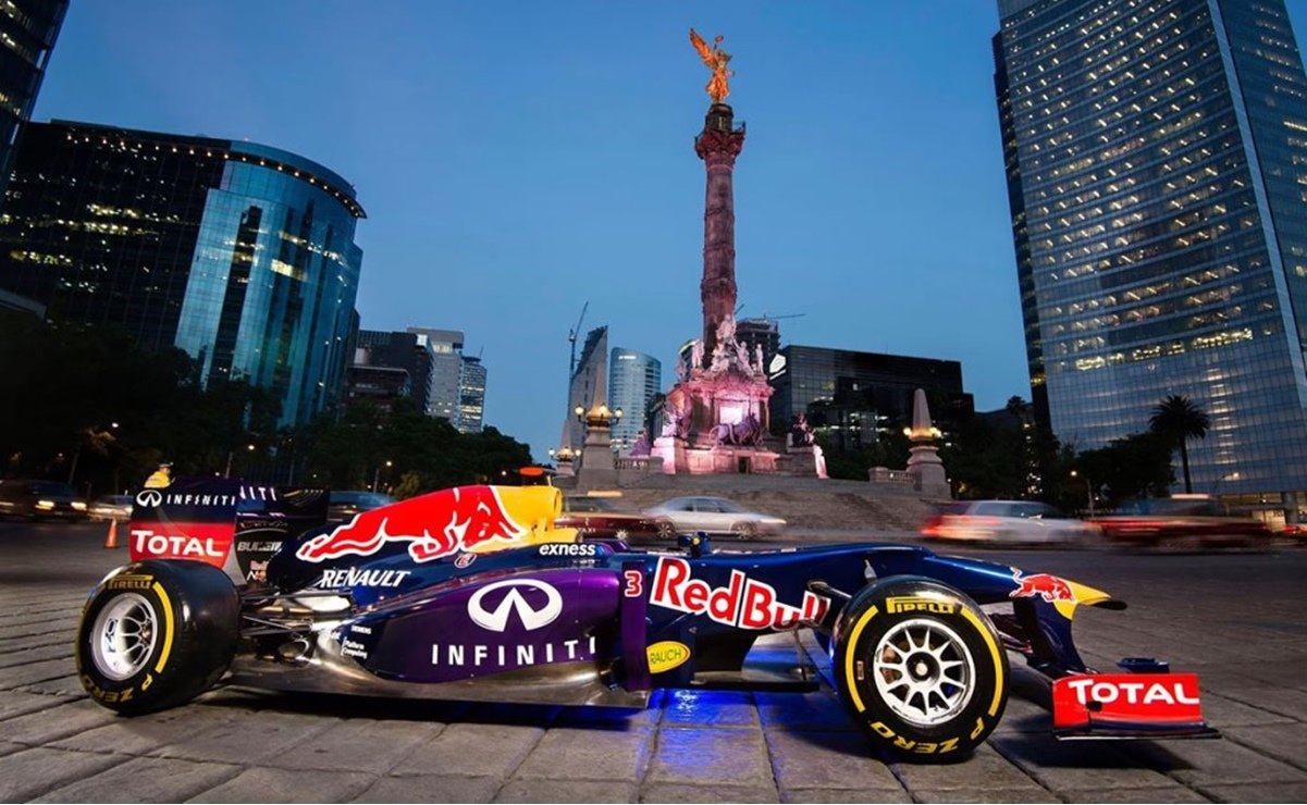 Las mejores imágenes del Red Bull Show Run 2021 con Checo Pérez