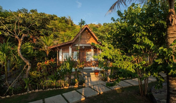 Deluxe Beach Front Villa