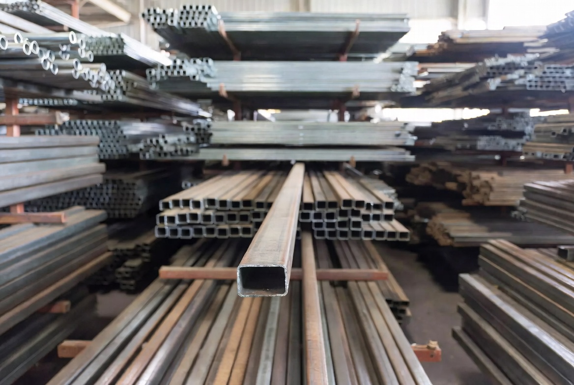 Профільна труба: повний гід по видах і застосуванню