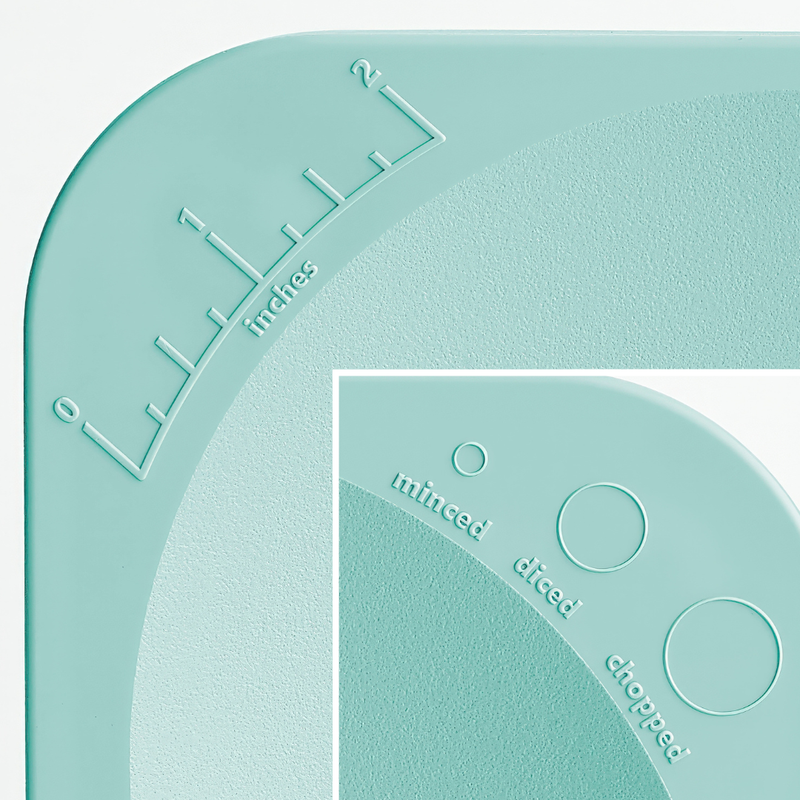 Built-in measurement circles and ruler on the Holstead cutting board