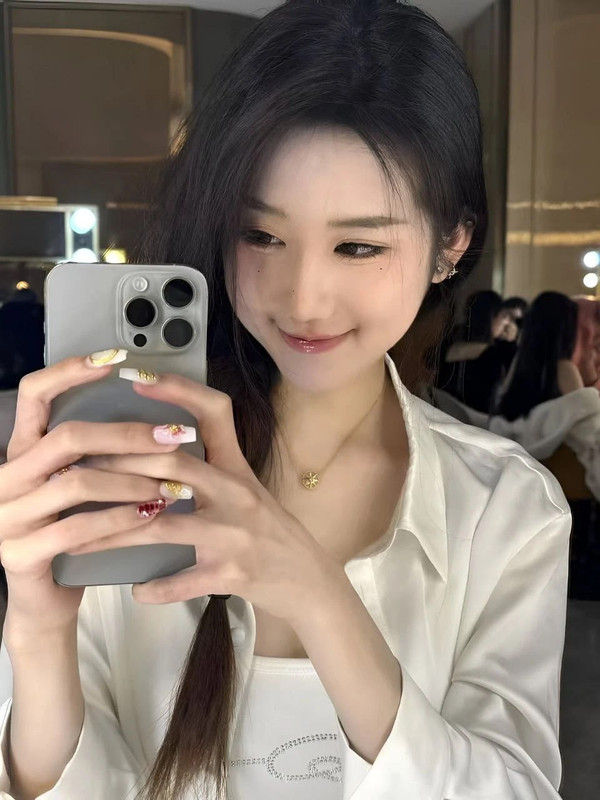 X2重庆大学超高颜值学妹【徐紫茵】平时看着生人勿进的样子，私下和男友视频曝光，竟然如此反差 口爆吞精！ (5)